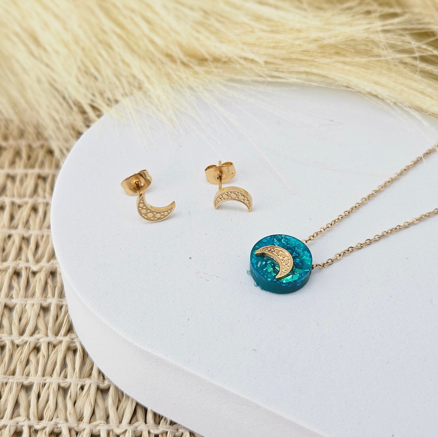 Karaia Set Necklace & Earrings